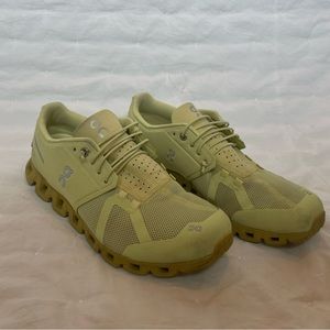Womens Size 10 Monochrome Yellow On Cloud Running Shoes
